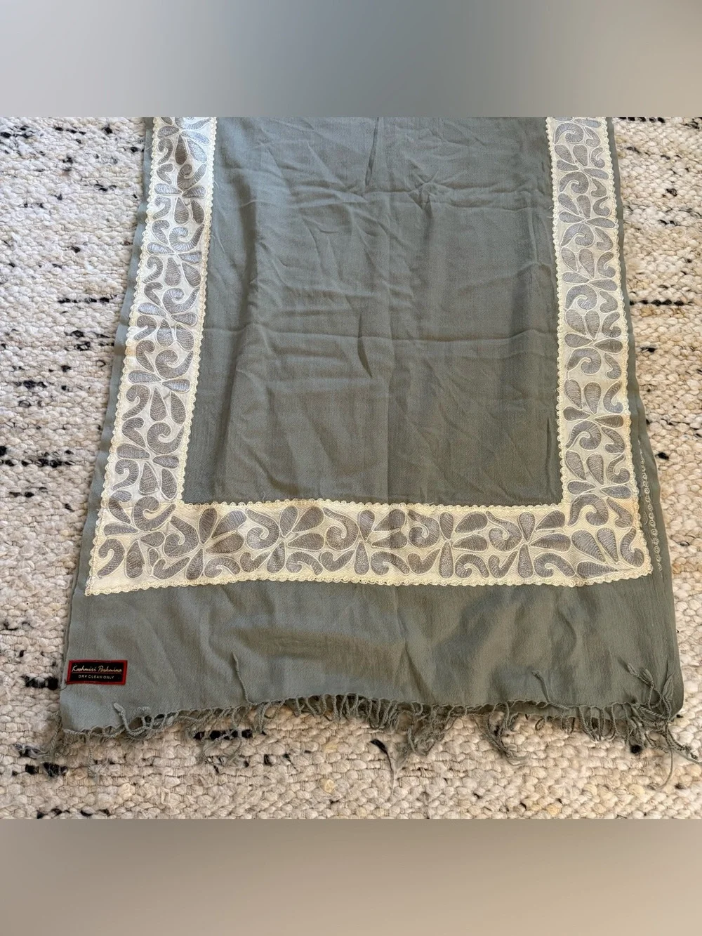 Kashmiri Pashmina scarf shawl green 26.5”x76”